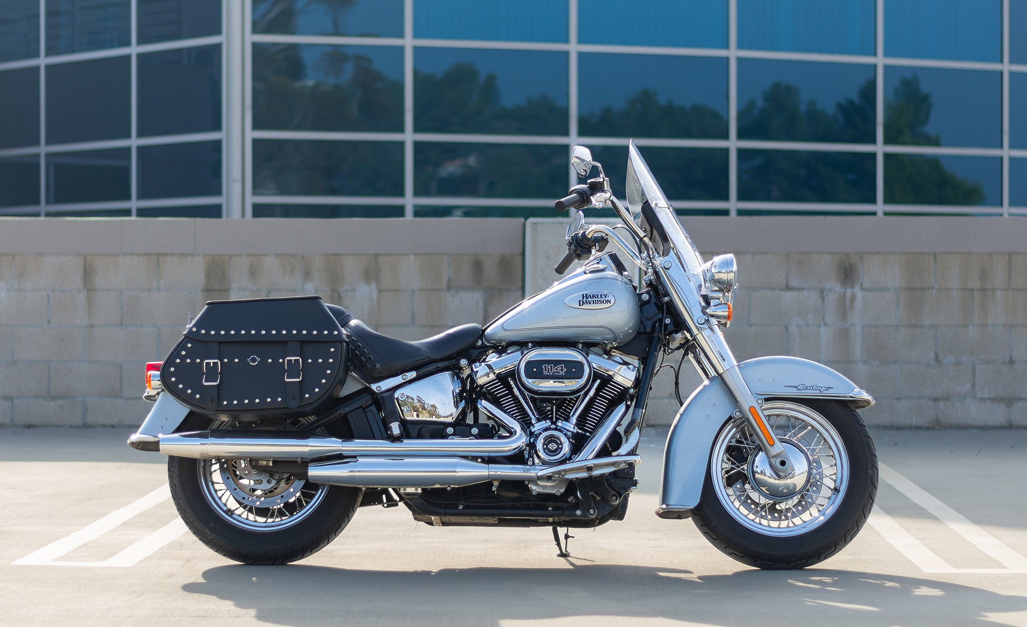 35L - Legacy Extra Large Studded Leather Motorcycle Saddlebags for Harley Softail Heritage FLSTC/I - Image 2