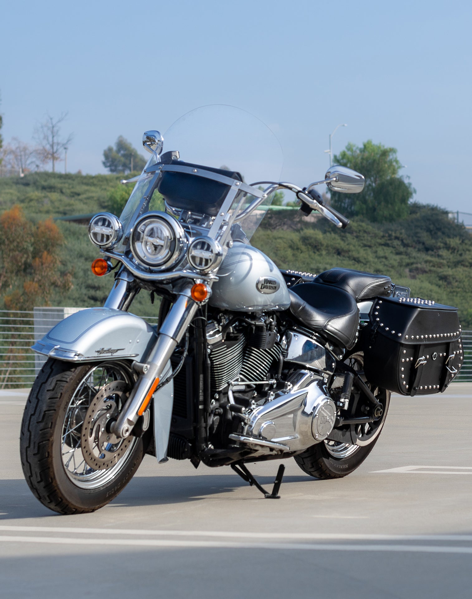 35L - Legacy Extra Large Studded Leather Motorcycle Saddlebags for Harley Softail Heritage FLSTC/I - Image 3