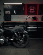10L - Outlaw Quick Mount Small Harley Sportster Nightster RH975/S Hard Solo Saddlebag (Left Only) - Image 8